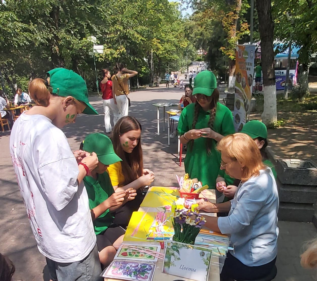 На городском экологическом фестивале «ЭкоМир» в парке Горького проведены мастер-классы»