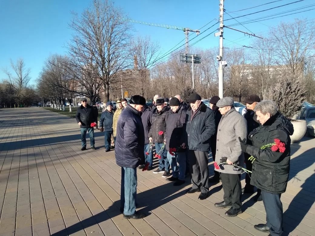 🎖 Торжественное возложение цветов в память о погибших в локальных войнах