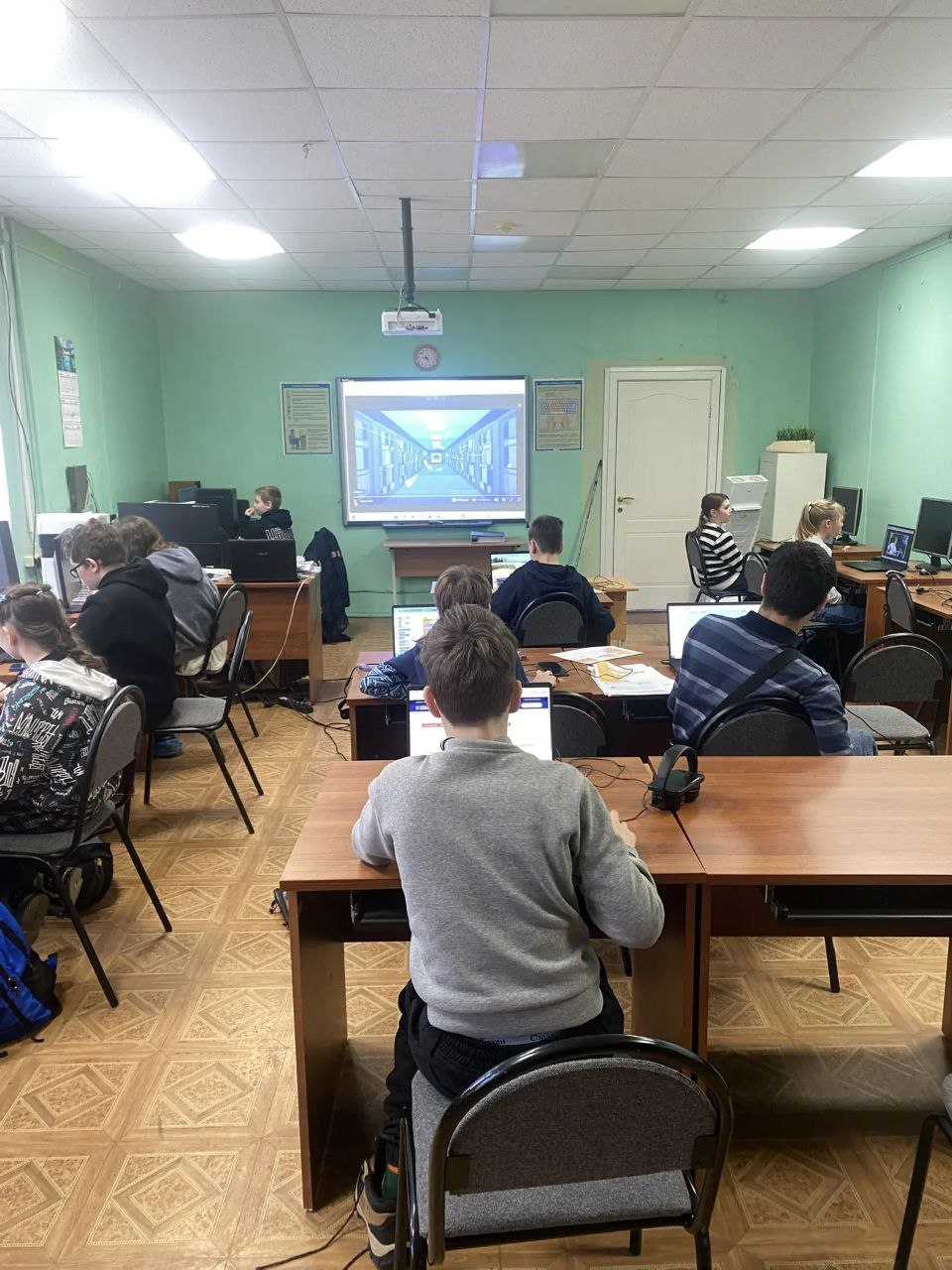 🛡️🚀 Кибербезопасность в космосе: цифровой урок будущего в Центре!