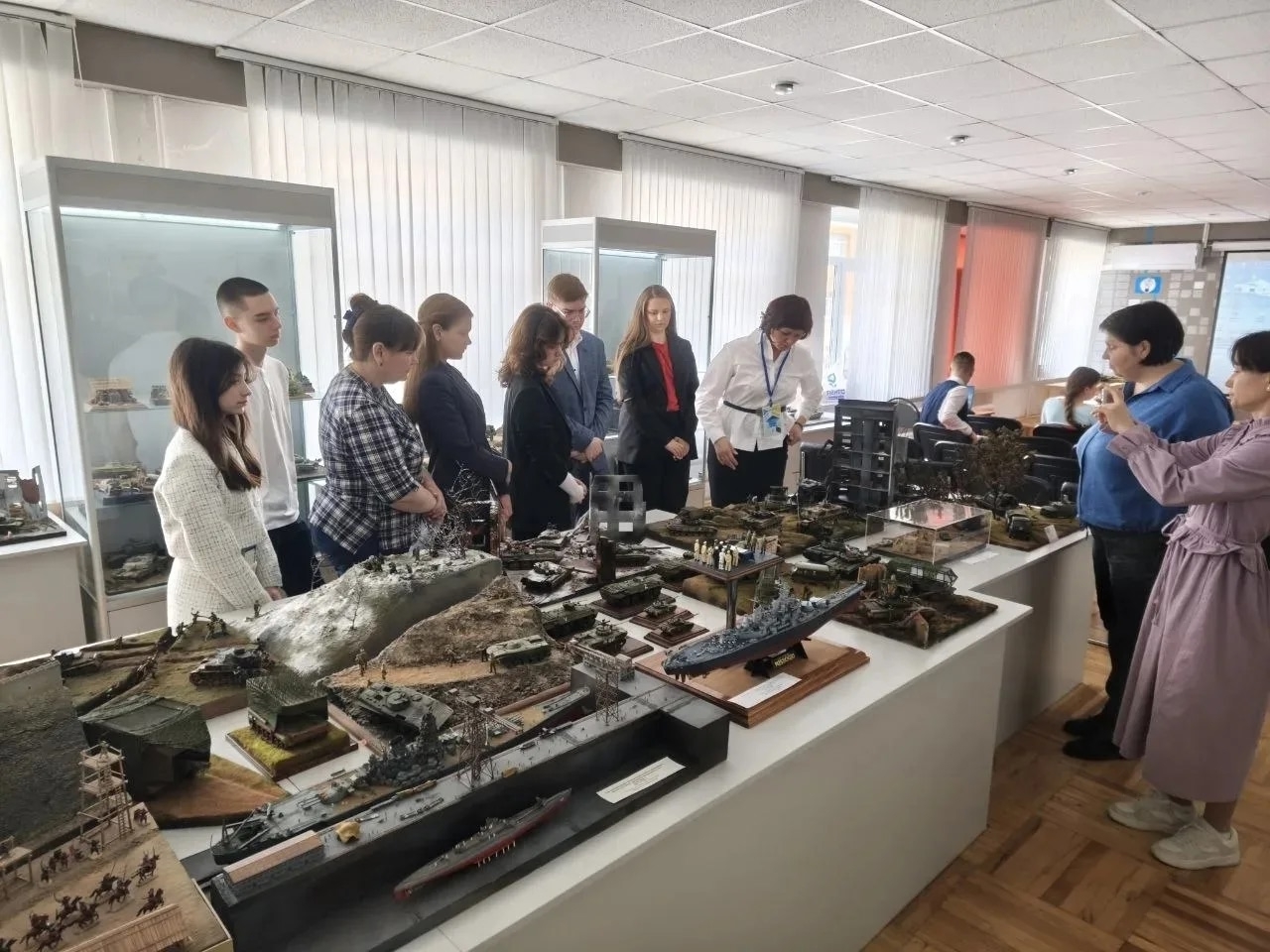 🏛 Экскурсия для участников конкурса «Выбор профессии‑2026» в музее военно‑исторической миниатюры