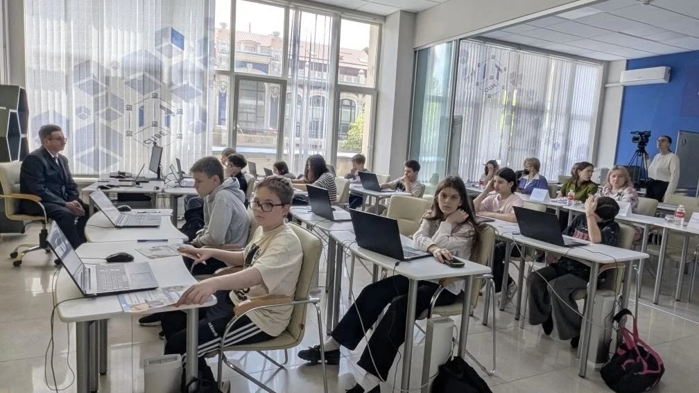 Второй день муниципального этапа конкурса «Сердце отдаю детям» — открытое занятие педагога Центра